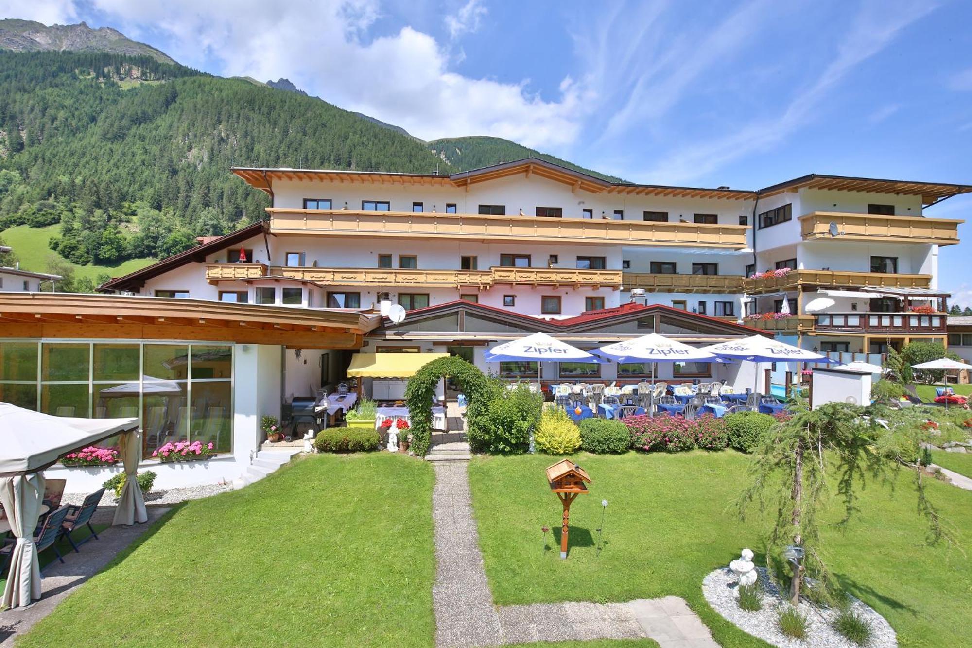 Bergsporthotel Antonie Gries im Sellrain Esterno foto