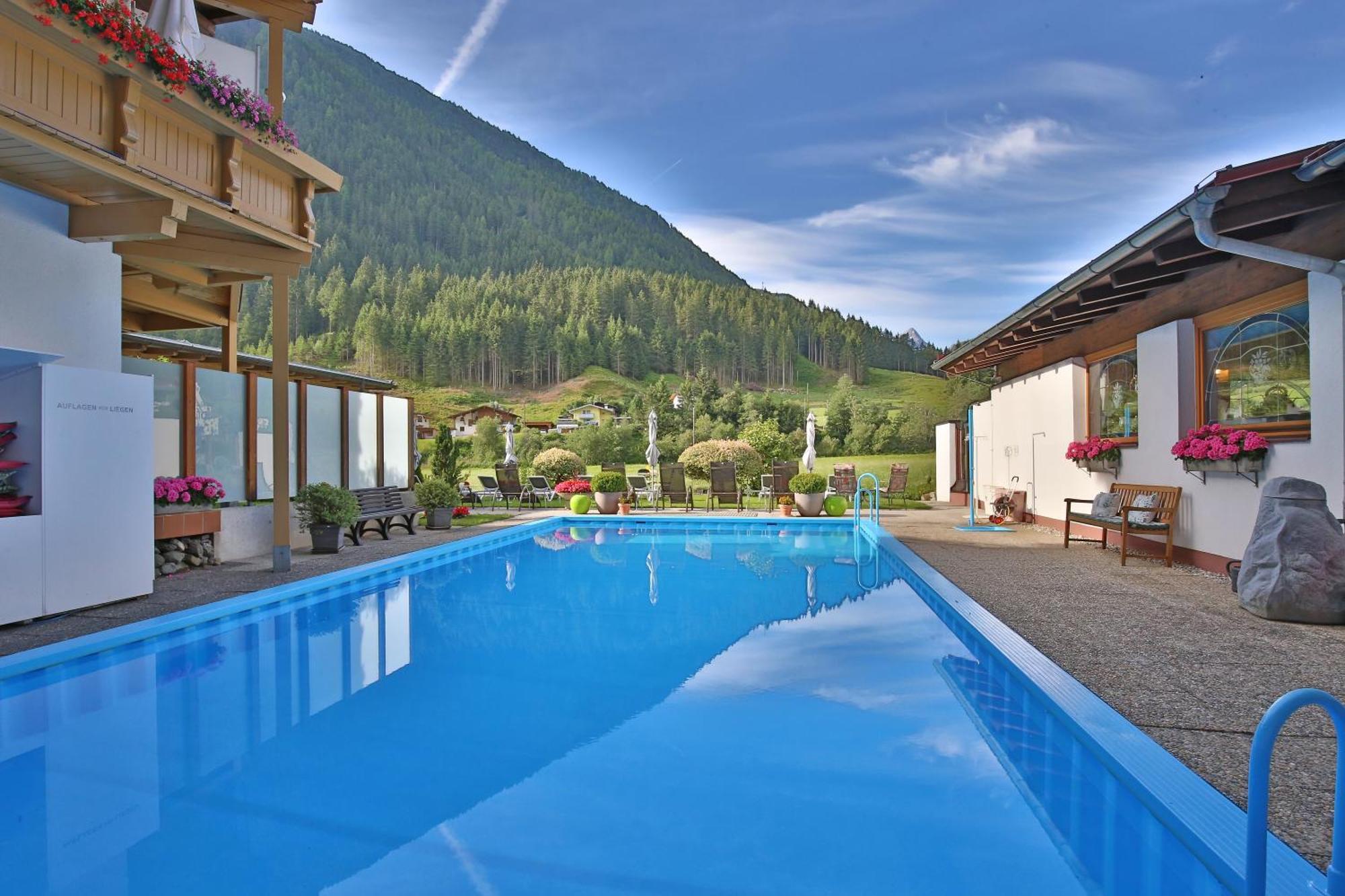 Bergsporthotel Antonie Gries im Sellrain Esterno foto