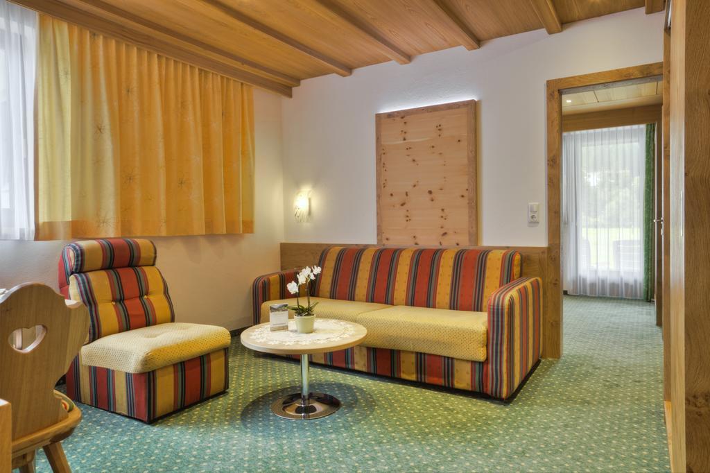 Bergsporthotel Antonie Gries im Sellrain Esterno foto