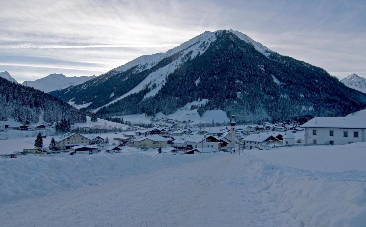 Bergsporthotel Antonie Gries im Sellrain Esterno foto